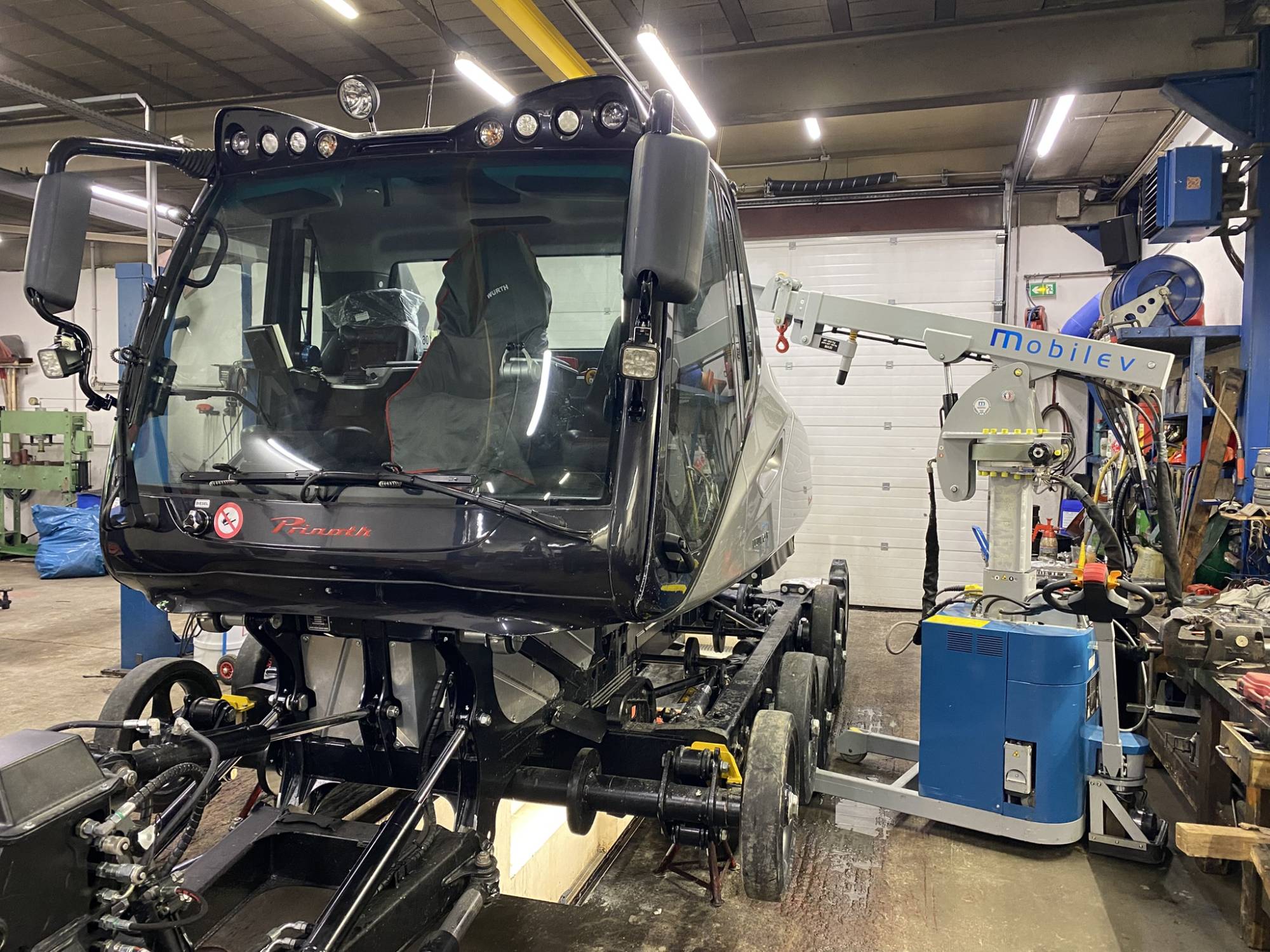 grue électrique de maintenance pour atelier