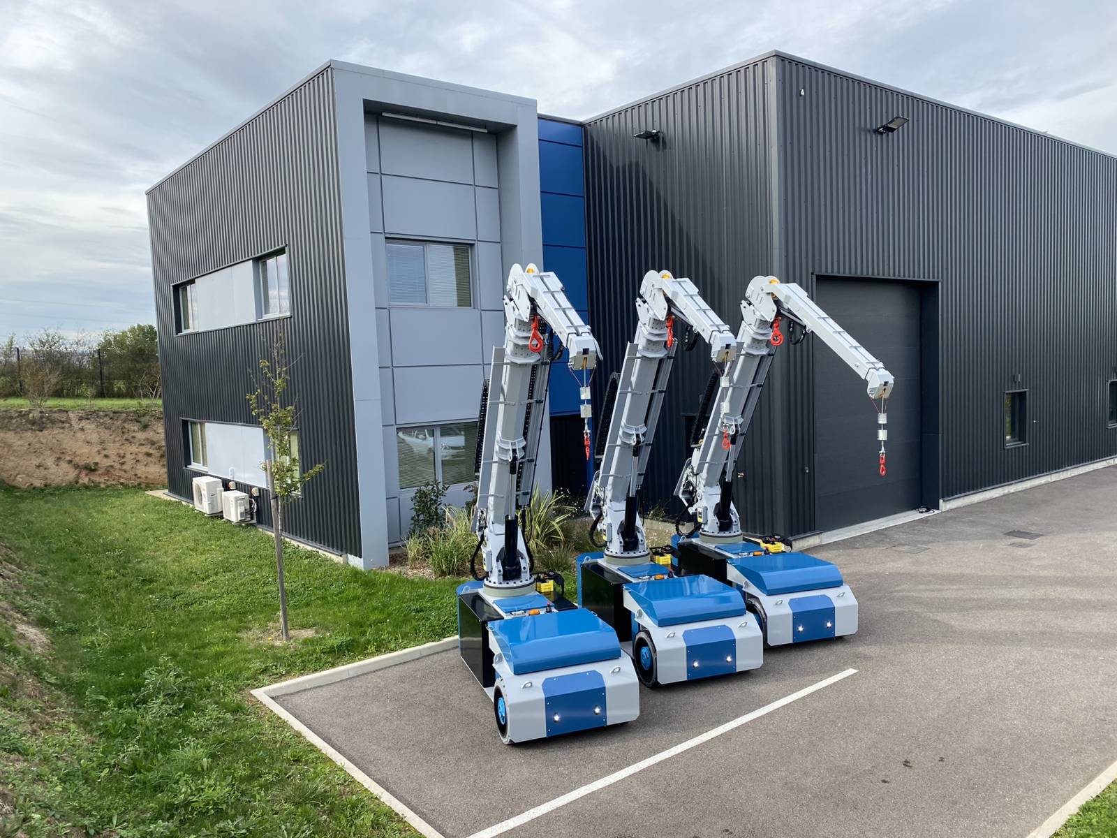 location de grue d'atelier compacte Mobilev Cranes