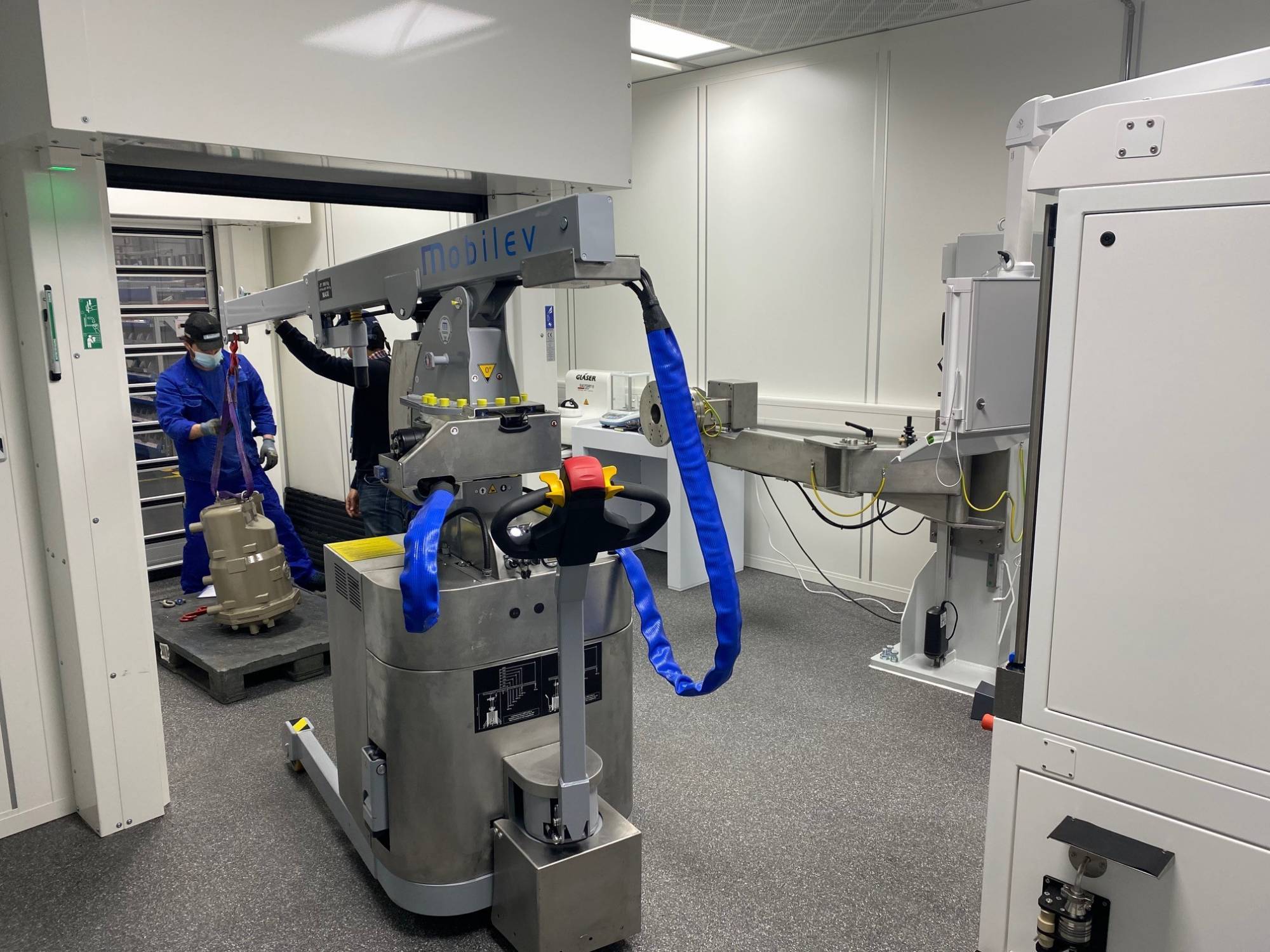 petite grue pour salle blanche